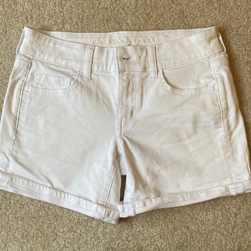 American Eagle White Jean Shorts Size 4 Midi